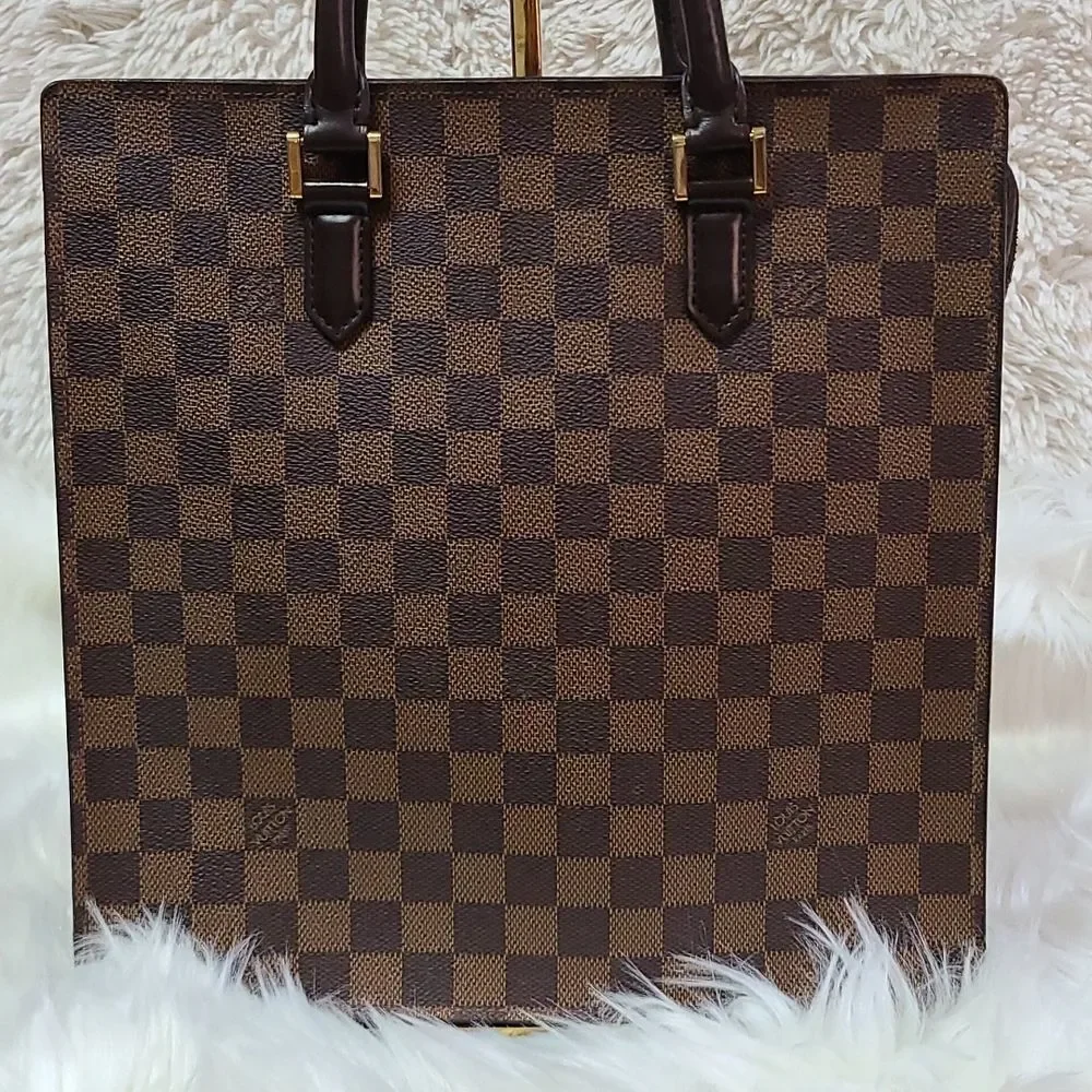 💯 Authentic Louis Vuitton DE Handbag 🍀